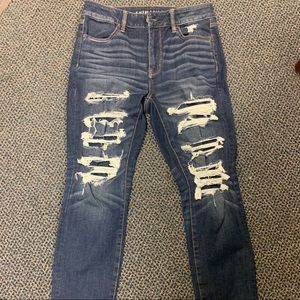AE 360 Next Level distressed skinny jean. Size 10
